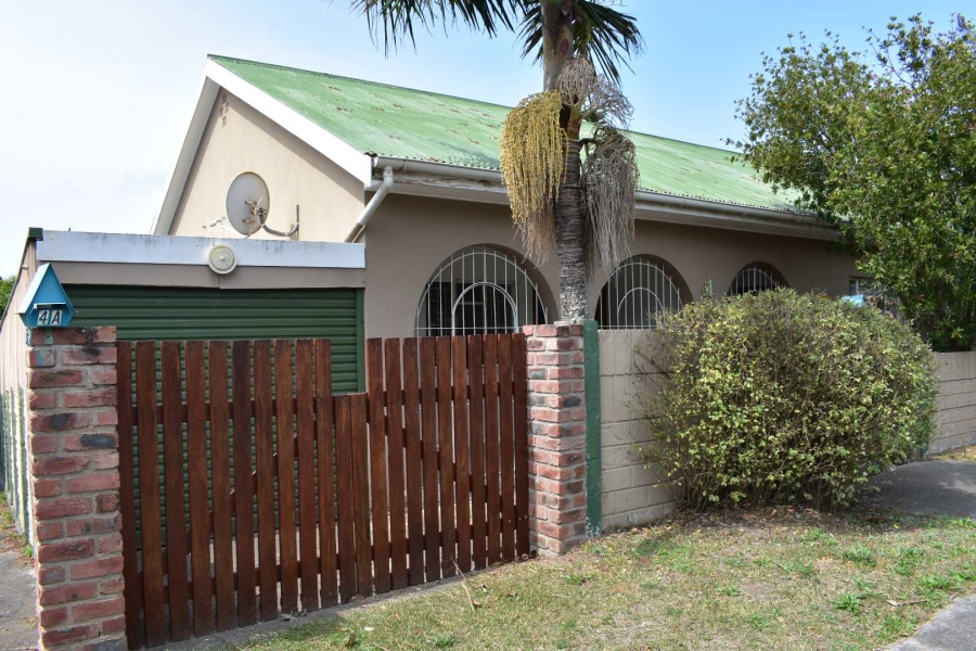 6 Bedroom Property for Sale in Cambridge Eastern Cape